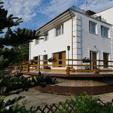 Osrodek Beata / Fiord 스모우진스키 라스